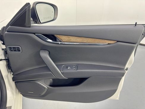 Used 2022 Maserati Quattroporte GT image 43