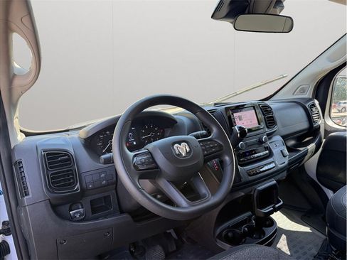 Used 2024 RAM ProMaster 2500 w/ Convenience Group FWD image 6
