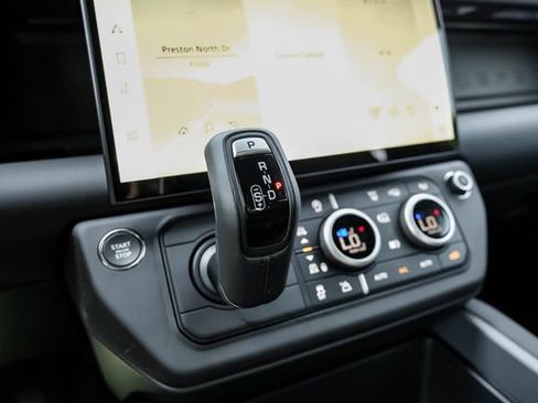 New 2026 Land Rover Defender 110 X-Dynamic SE AWD/4WD image 32
