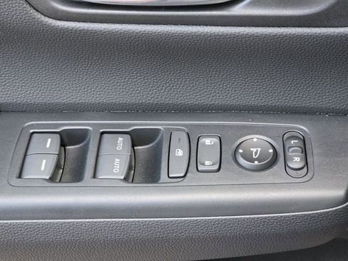 Used 2025 Honda CR-V EX image 31