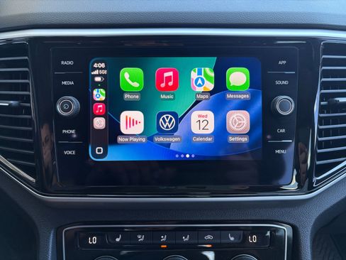 Certified 2023 Volkswagen Atlas Cross Sport SE w/ Panoramic Sunroof Package FWD image 14