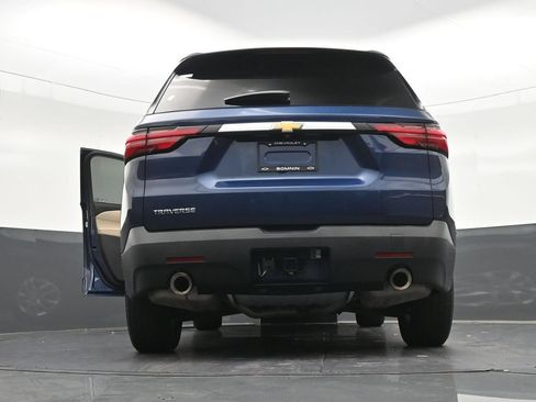 Used 2023 Chevrolet Traverse LS FWD image 28
