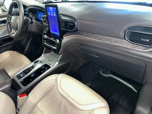 Used 2021 Ford Explorer Platinum w/ Equipment Group 601A image 38