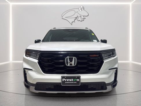 Used 2025 Honda Pilot TrailSport image 9