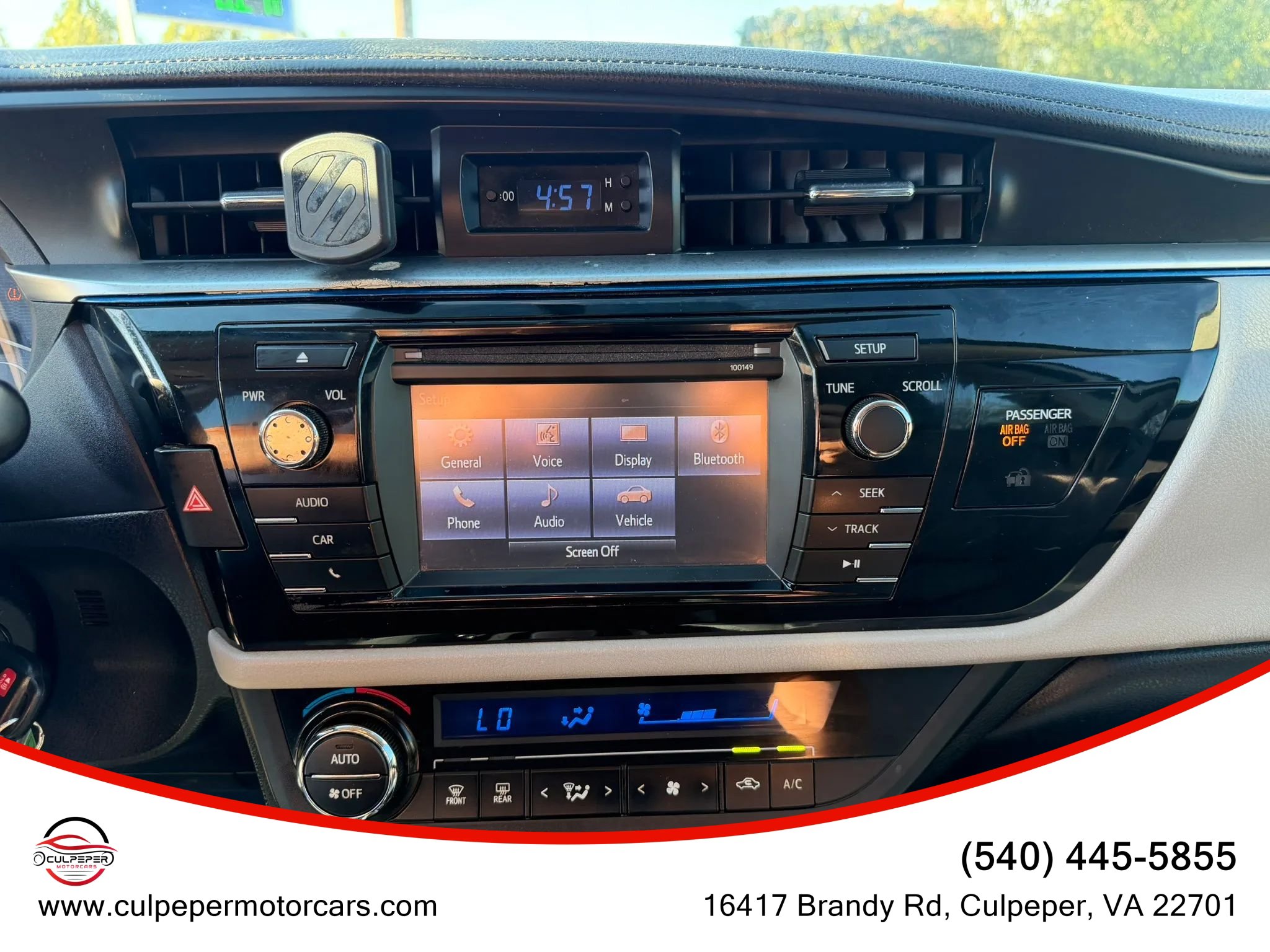 Used 2014 Toyota Corolla LE FWD image 19