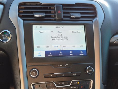 Used 2020 Ford Fusion SE AWD/4WD image 24
