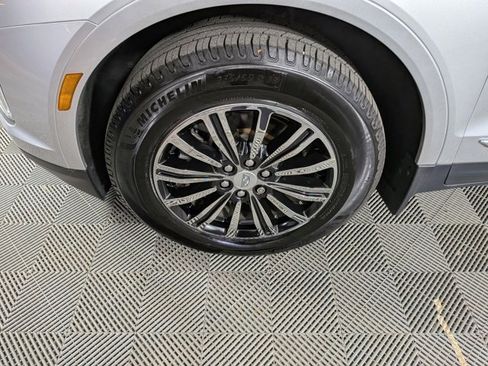 Used 2017 Cadillac XT5 FWD w/ LPO, Wheel Lock Package image 33