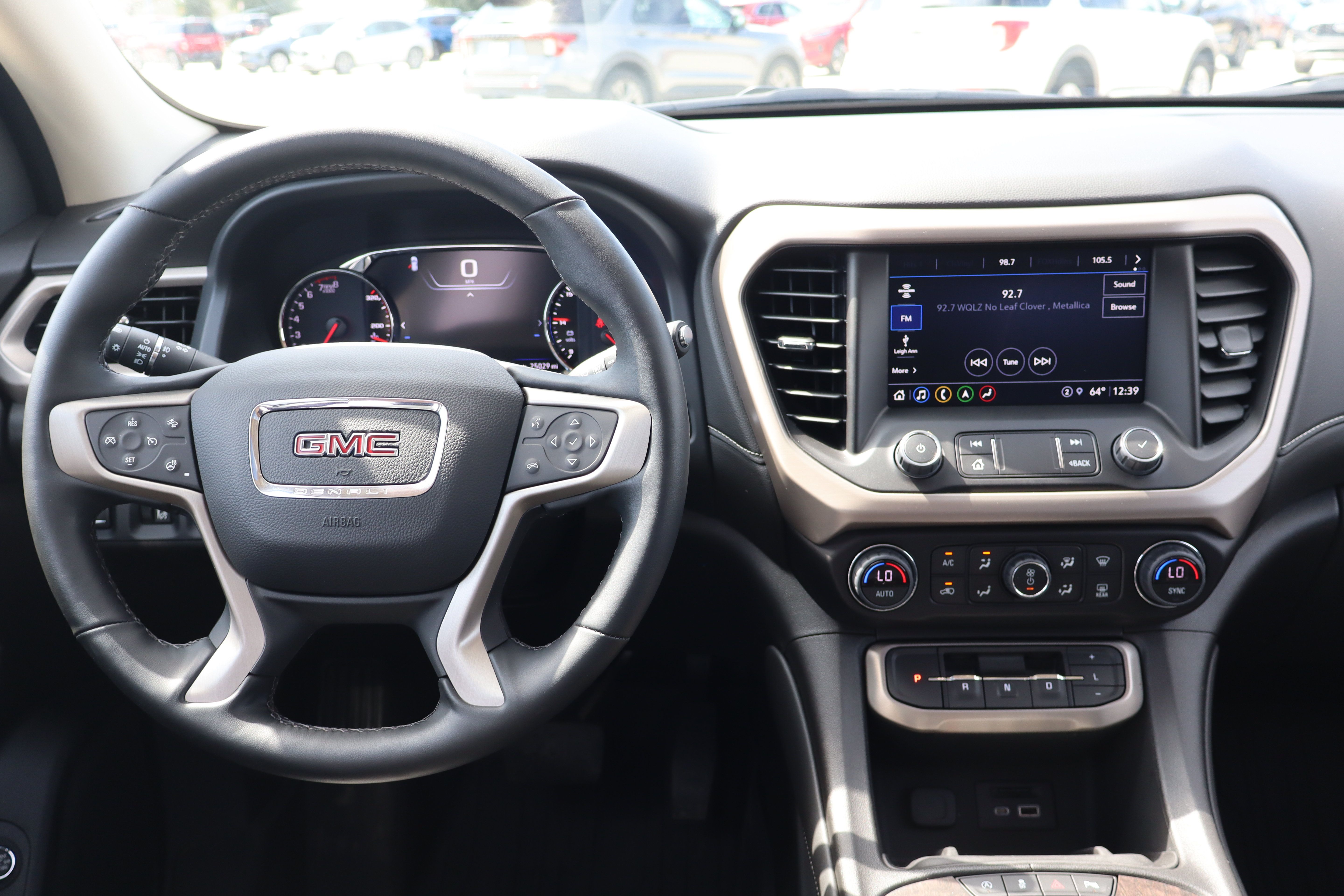 Used 2023 GMC Acadia Denali w/ Denali Ultimate Package AWD/4WD image 15