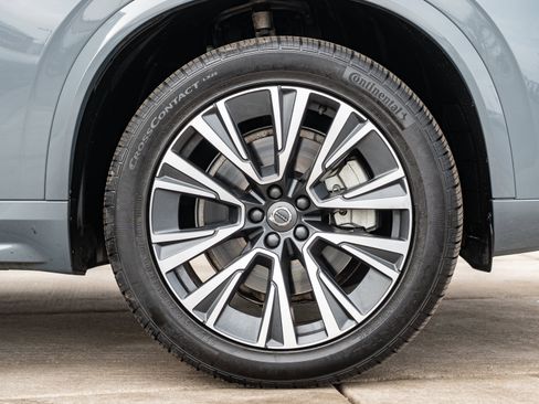 Used 2022 Volvo XC90 T5 Momentum w/ Climate Package image 32