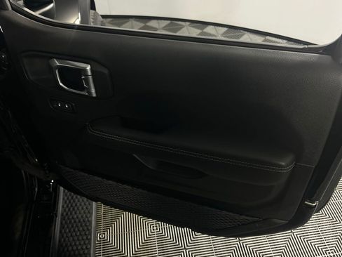 Used 2023 Jeep Wrangler Unlimited Sahara w/ Cold Weather Group image 31