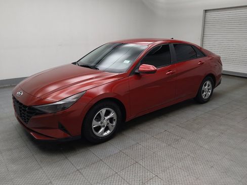 Used 2023 Hyundai Elantra SE w/ Cargo Package FWD image 2