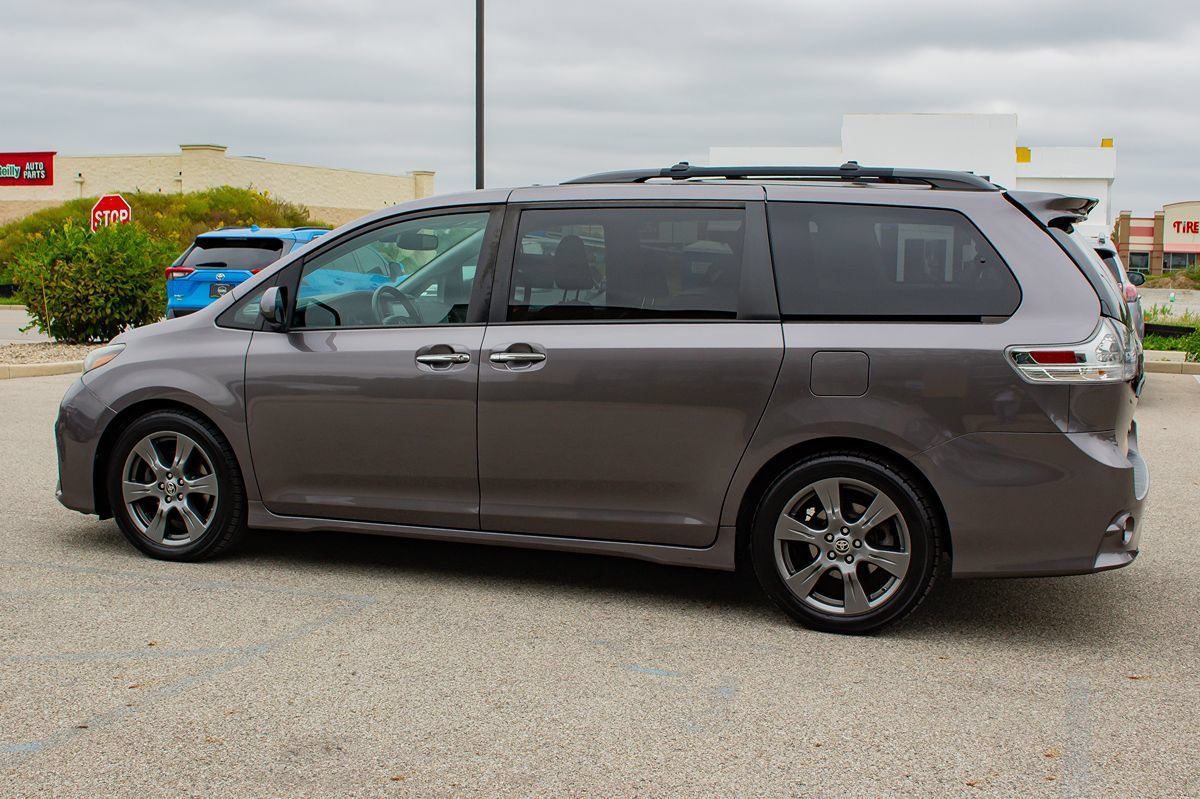 Used 2020 Toyota Sienna SE Premium FWD image 6