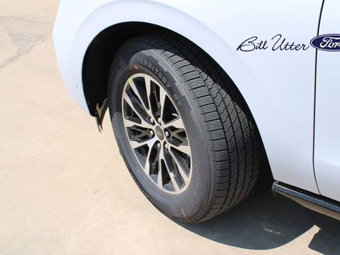 New 2025 Ford Expedition Platinum image 5