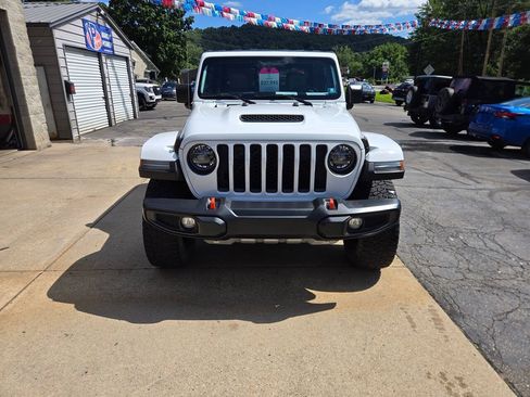 Used 2022 Jeep Gladiator Mojave w/ LED Lighting Group AWD/4WD image 2