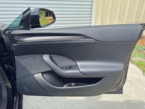 Used 2022 Tesla Model S AWD/4WD image 46