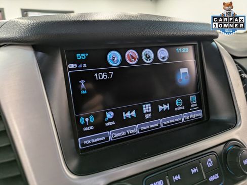 Used 2017 GMC Yukon SLT w/ Premium Edition image 12