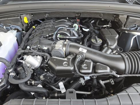 New 2025 Jeep Grand Cherokee Limited w/ Trailer Tow Package image 21