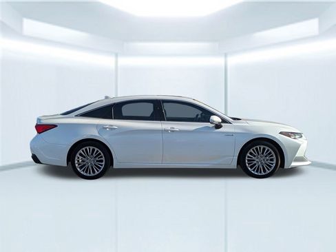 Used 2021 Toyota Avalon Limited image 7