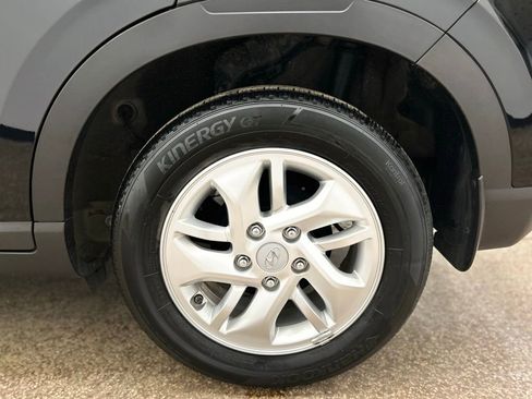 Used 2023 Hyundai Venue SE image 22