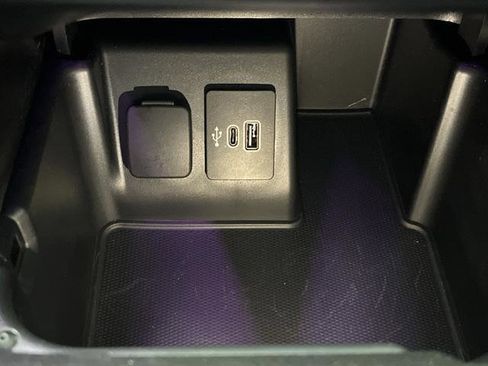 Used 2025 Ford Explorer ST-Line w/ Premium Package image 25