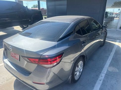 Used 2022 Nissan Sentra S FWD image 3