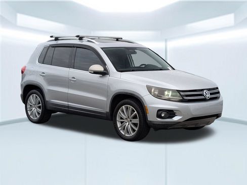 Used 2015 Volkswagen Tiguan SEL FWD image 8
