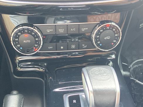 Used 2016 Mercedes-Benz G 63 AMG 4MATIC image 32
