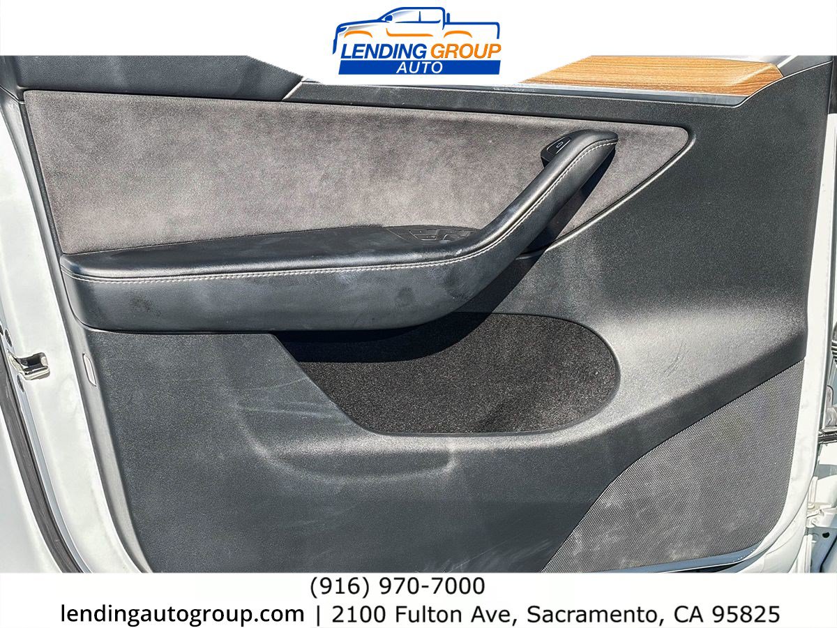 Used 2023 Tesla Model Y Long Range AWD/4WD image 18