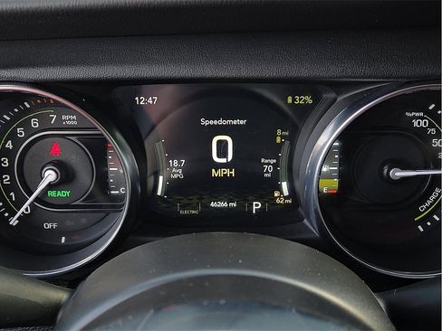 Used 2023 Jeep Wrangler Unlimited Sahara image 18