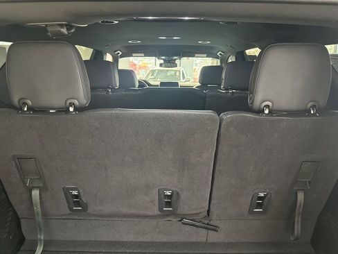 Used 2023 GMC Yukon SLT image 11