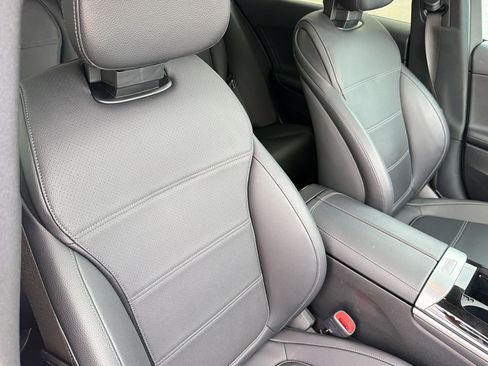 Used 2023 Mercedes-Benz C 300 Sedan image 24