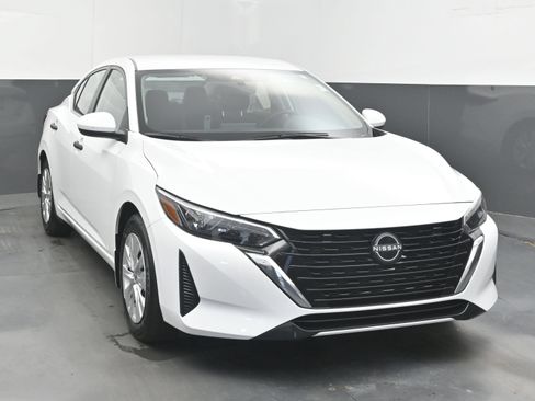 Certified 2025 Nissan Sentra S FWD image 2