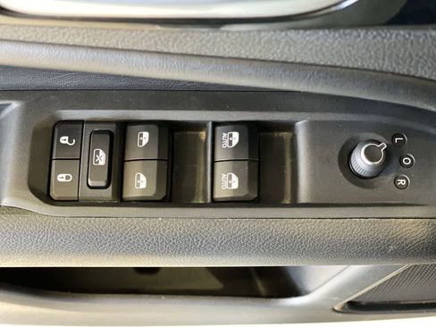 Used 2023 Jeep Compass Trailhawk image 16