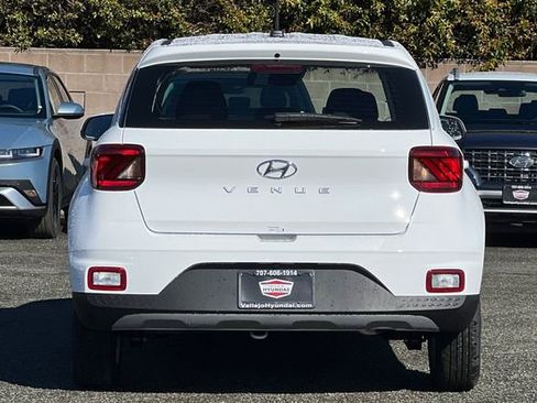 New 2026 Hyundai Venue SE image 7