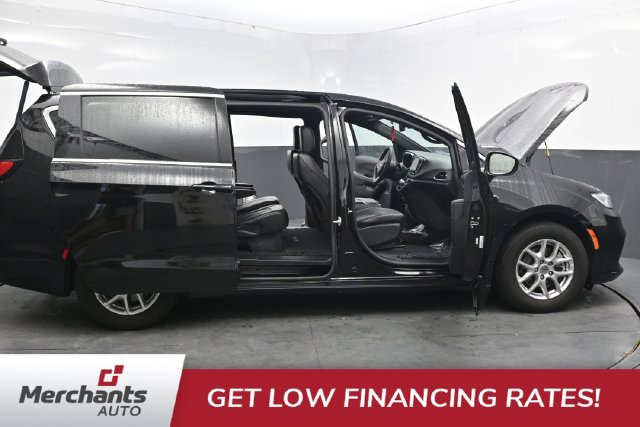 Used 2025 Chrysler Pacifica Select FWD image 61