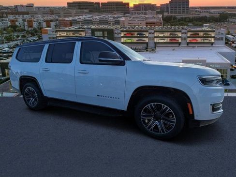 Used 2024 Jeep Wagoneer L Base w/ Premium Group I image 1