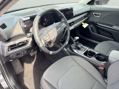 New 2025 Kia K4 LX image 21