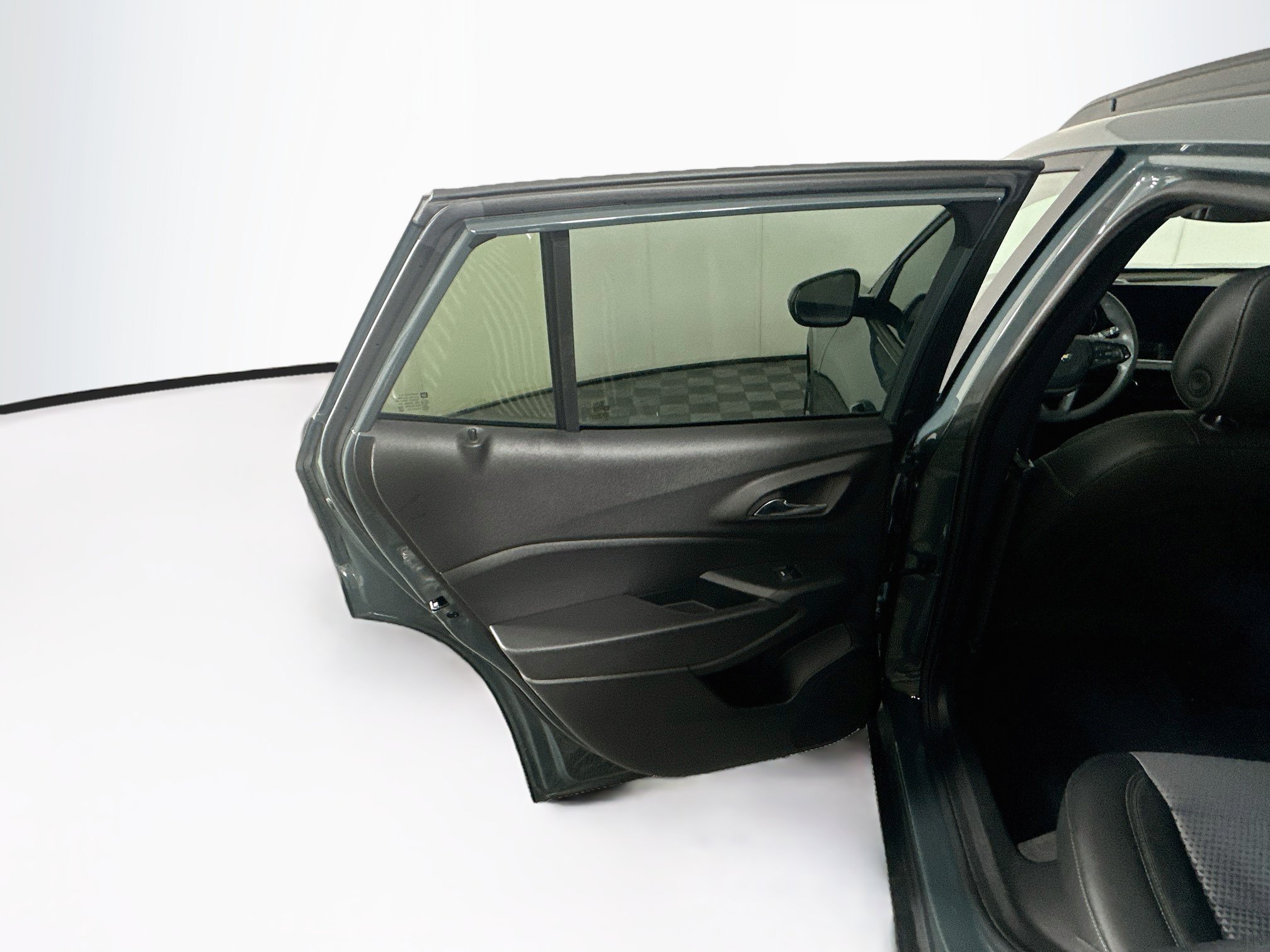 Used 2025 Chevrolet Trax LT FWD image 26