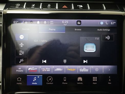 Used 2024 Jeep Grand Cherokee L Limited w/ Luxury Tech Group II AWD/4WD image 9