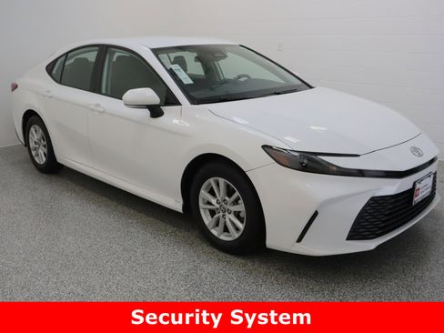 Certified 2025 Toyota Camry LE FWD image 4