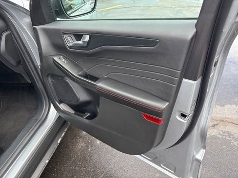Used 2023 Ford Escape ST-Line w/ Tech Pack #1 AWD/4WD image 7