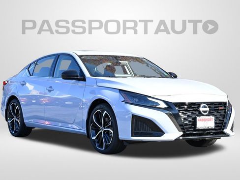 New 2025 Nissan Altima 2.5 SR w/ SR Premium Package image 3