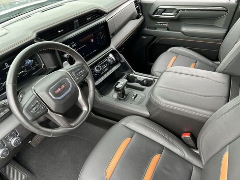 Used 2025 GMC Sierra 1500 AT4 w/ Technology Package image 10