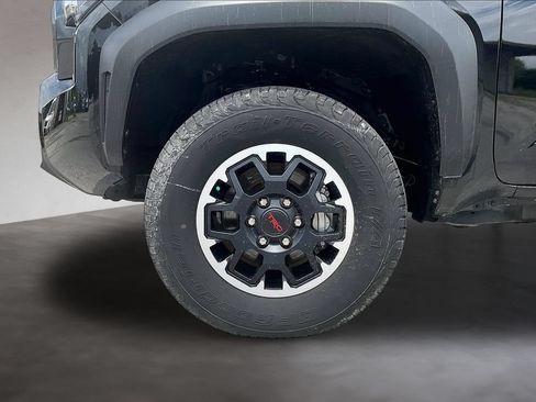Used 2024 Toyota Tacoma TRD Off-Road AWD/4WD image 31