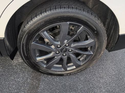 Used 2024 Chevrolet Equinox RS AWD/4WD image 5