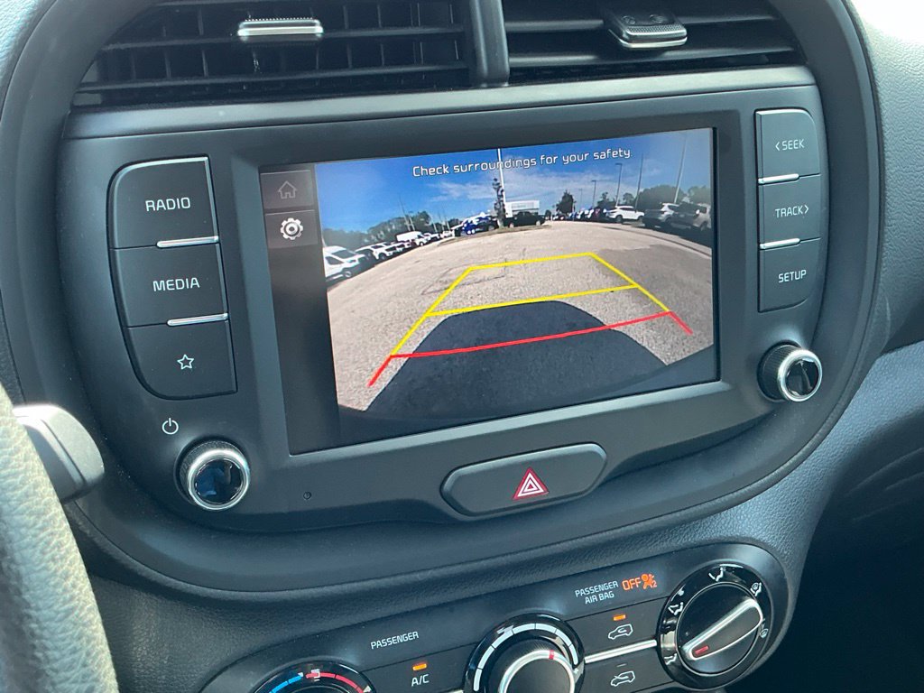 Used 2025 Kia Soul LX w/ LX Technology Package FWD image 39