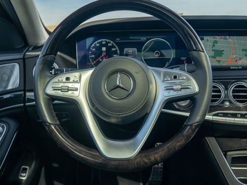 Used 2019 Mercedes-Benz S 560 4MATIC Sedan image 25