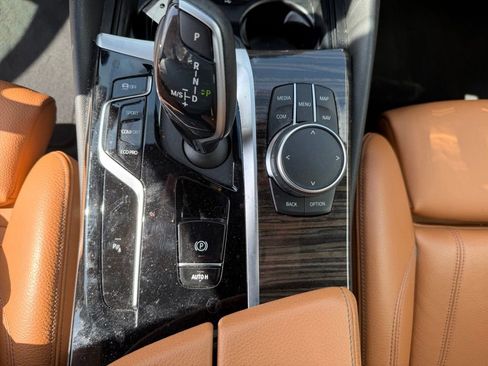 Certified 2023 BMW 530i w/ Convenience Package RWD image 18