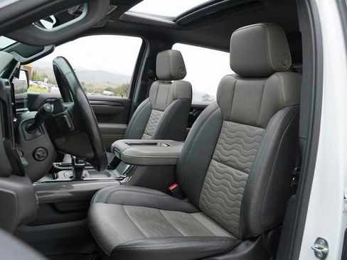 Used 2022 Chevrolet Silverado 1500 ZR2 w/ Technology Package image 34