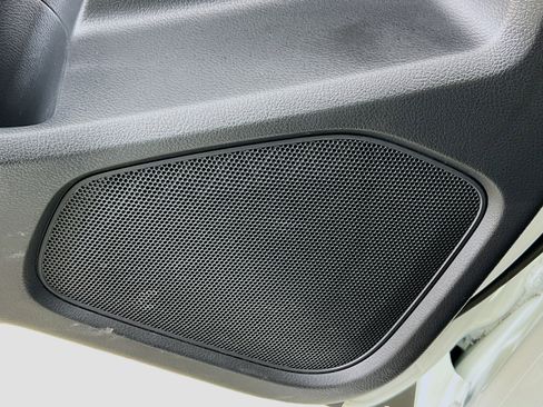 Used 2022 Nissan Frontier SV w/ Technology Package image 19